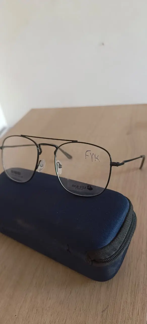 Stylish, durable, and comfortable chashme for clear vision and confident look.