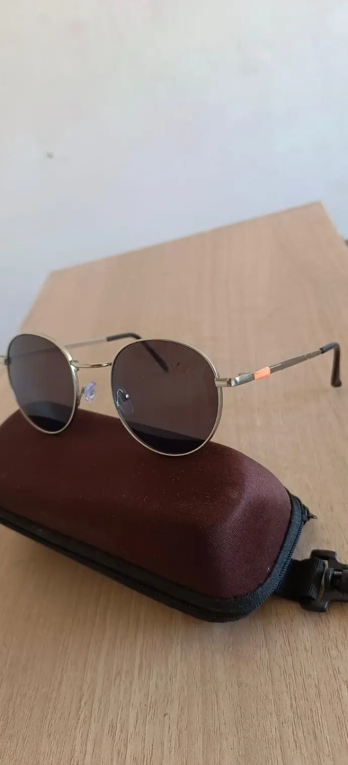 Stylish, durable, and comfortable chashme for clear vision and confident look.
