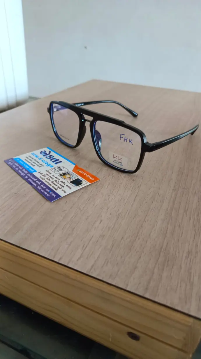 Stylish, durable, and comfortable chashme for clear vision and confident look.
