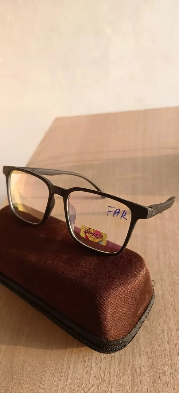 Stylish, durable, and comfortable chashme for clear vision and confident look.