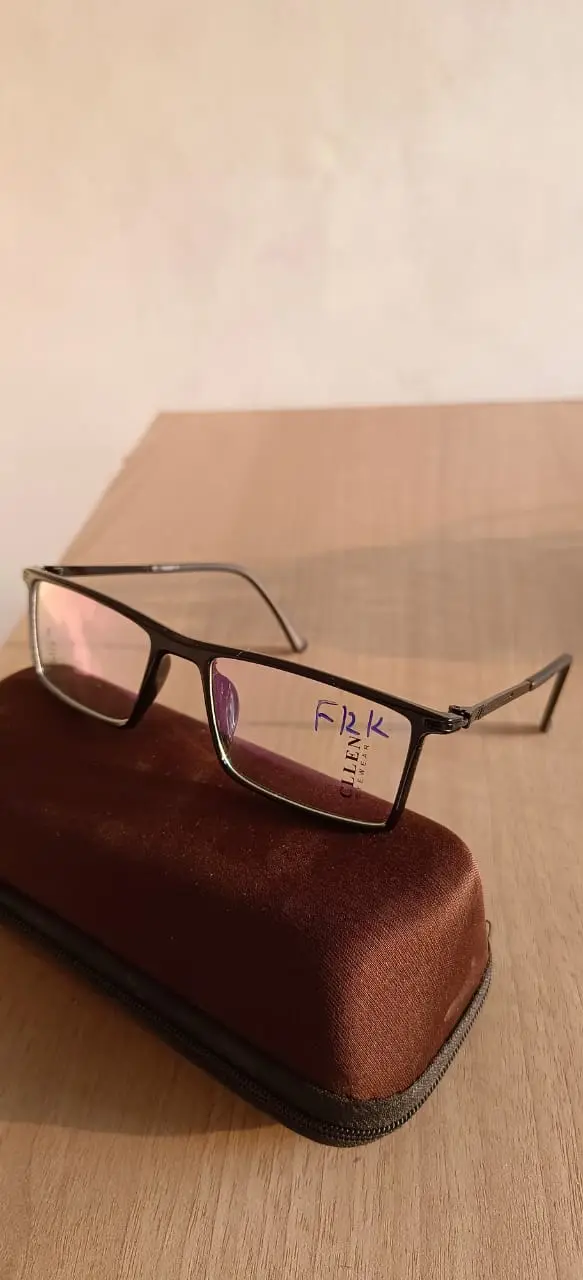 Stylish, durable, and comfortable chashme for clear vision and confident look.