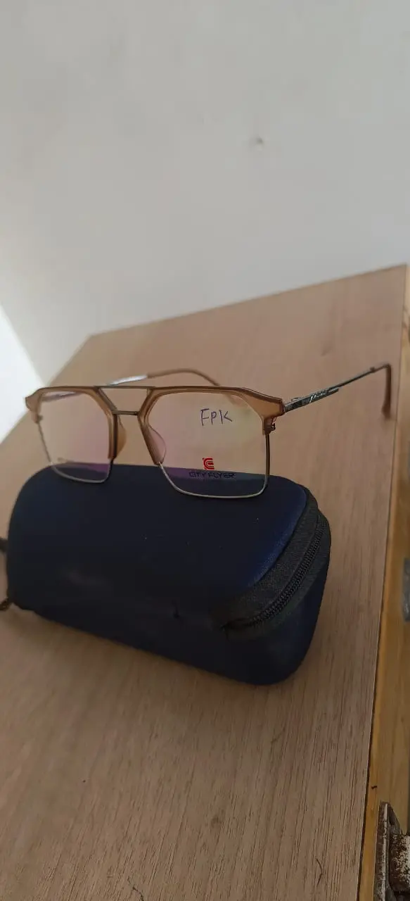 Stylish, durable, and comfortable chashme for clear vision and confident look.