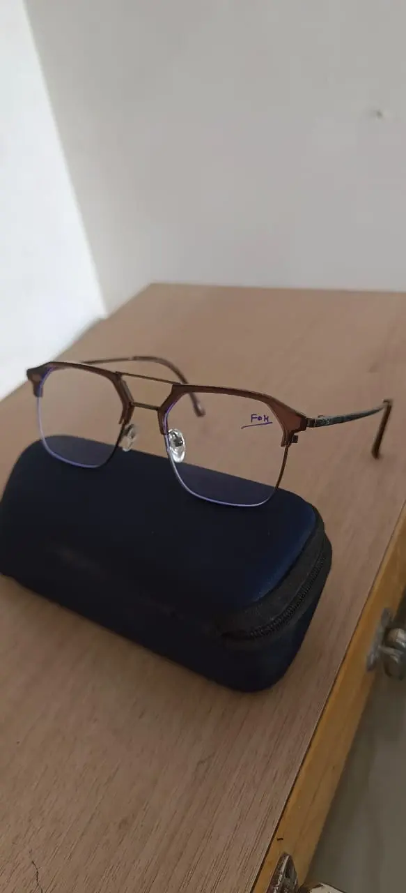 Stylish, durable, and comfortable chashme for clear vision and confident look.